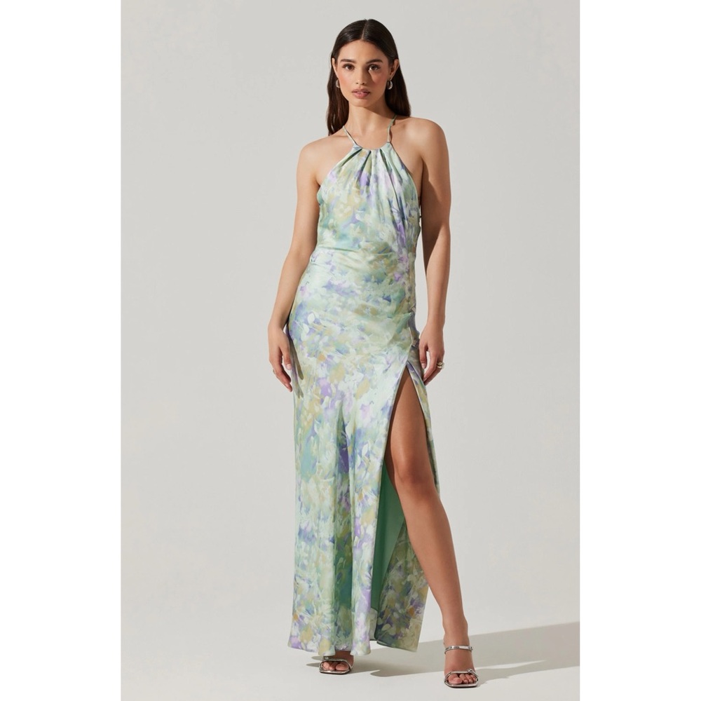 Astr, NWT, Elynor Satin Halter Maxi Dress in Purple Abstract, Size M